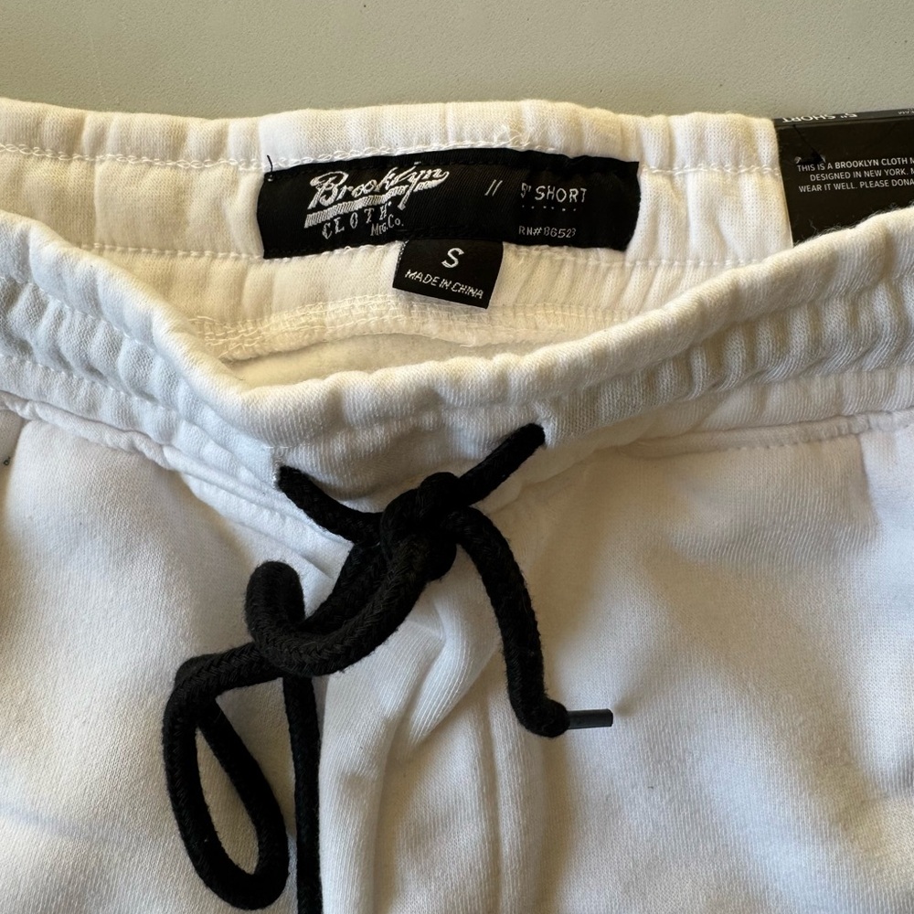 Brooklyn Cloth White Fleece Shorts | Size Small | NWT - Picture 2 of 3